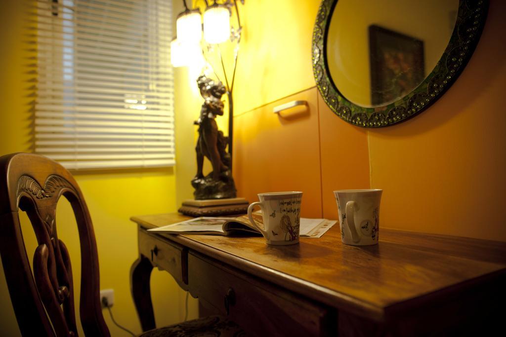Alongs Garden Bed & Breakfast Kota Tua Kota Tua Hengchun Bagian luar foto