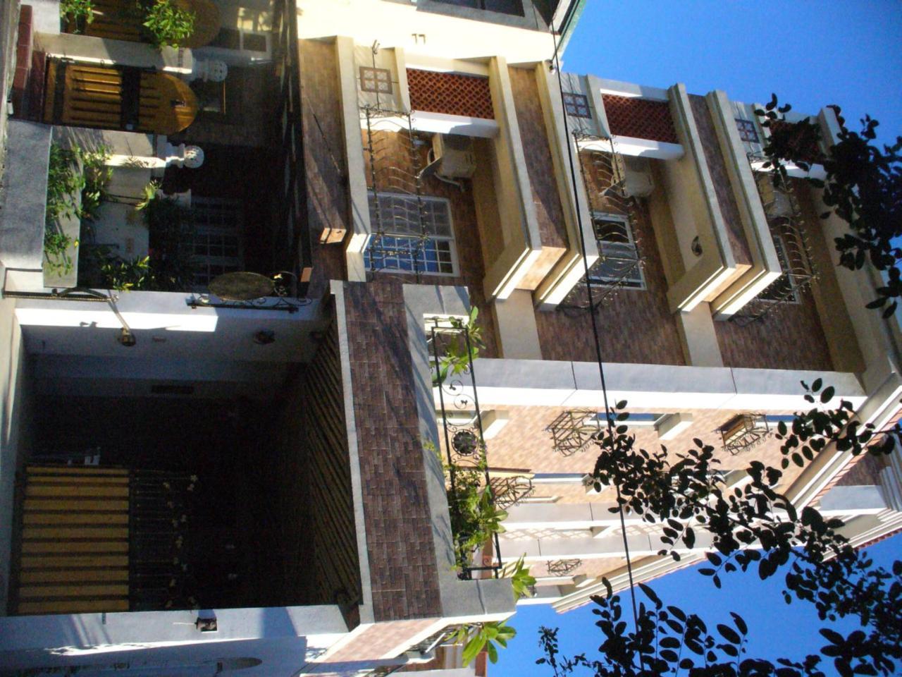 Alongs Garden Bed & Breakfast Kota Tua Kota Tua Hengchun Bagian luar foto