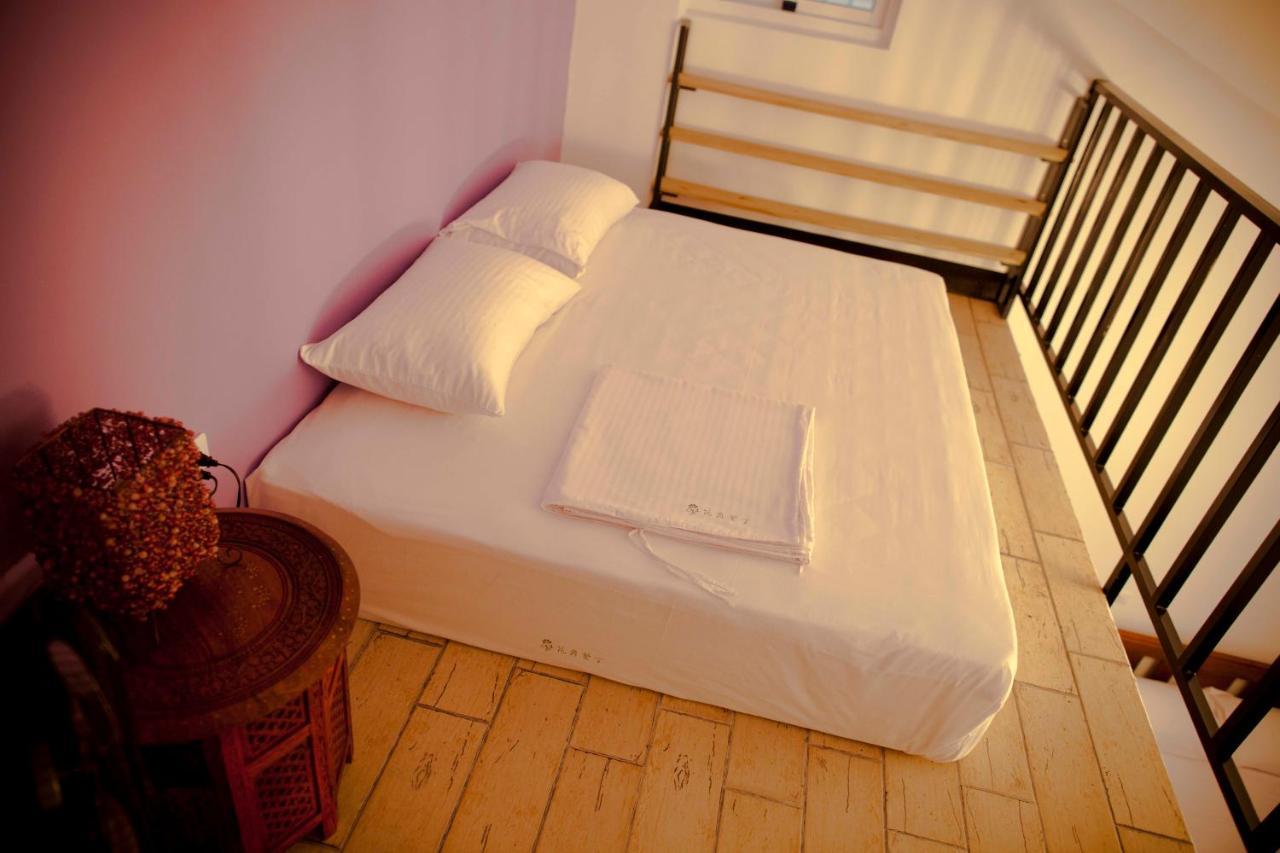Alongs Garden Bed & Breakfast Kota Tua Kota Tua Hengchun Bagian luar foto